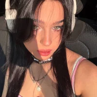 Holly_official - Live now on Stripchat