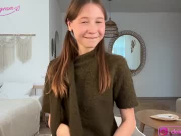 delorathecookie - Live now on Chaturbate