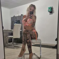 mrs_lady_smiths - Live now on Stripchat