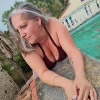 Feelineducentre - Live now on Stripchat