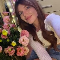 CherryRed_Girl - Live now on Stripchat