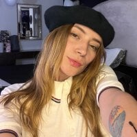 Hat_girl - Live now on Stripchat