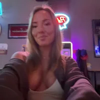 prettymouthpeach - Live now on Stripchat