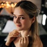 DeboraLarson - Live now on Stripchat