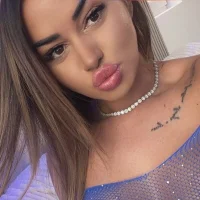 KirstieVegas - Live now on Stripchat